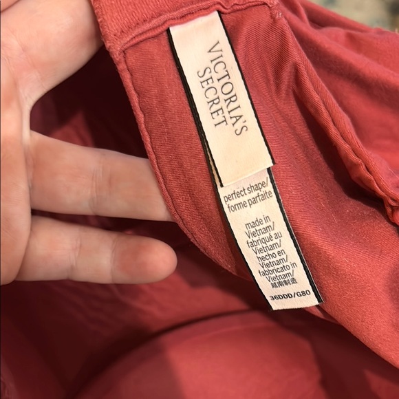 Victoria's Secret Red Underwire Lace Bra - Picture 6 of 7